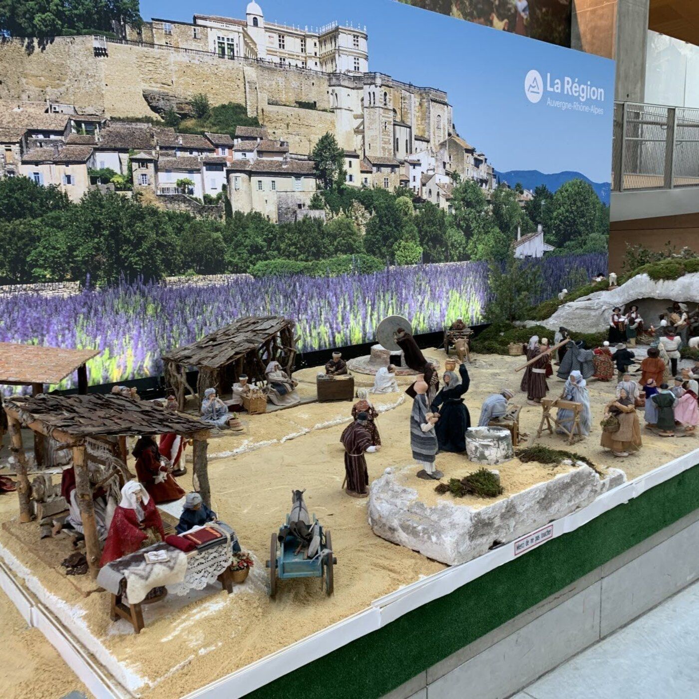 Salon des santons, crèches et paysage à Pont Saint Esprit avec Christian Luce. Partie 01