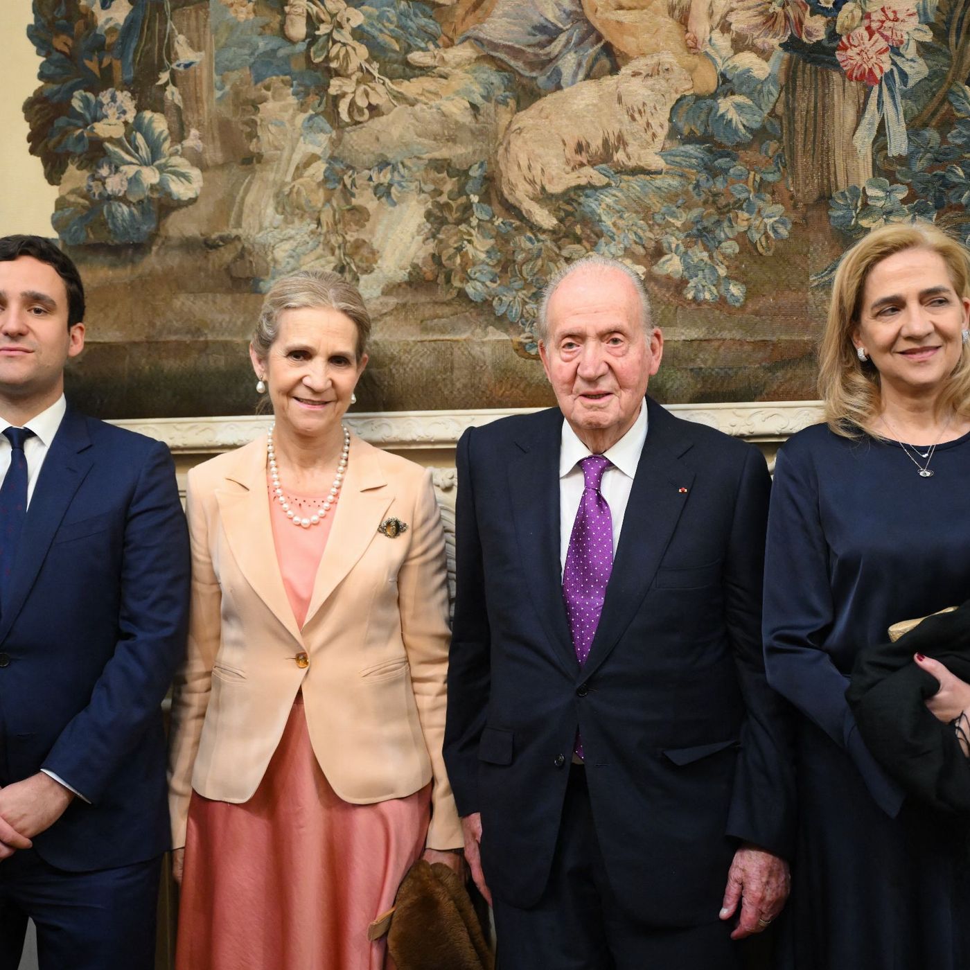Crónica Rosa: Froilán se muda a vivir a España y deja solo a su abuelo