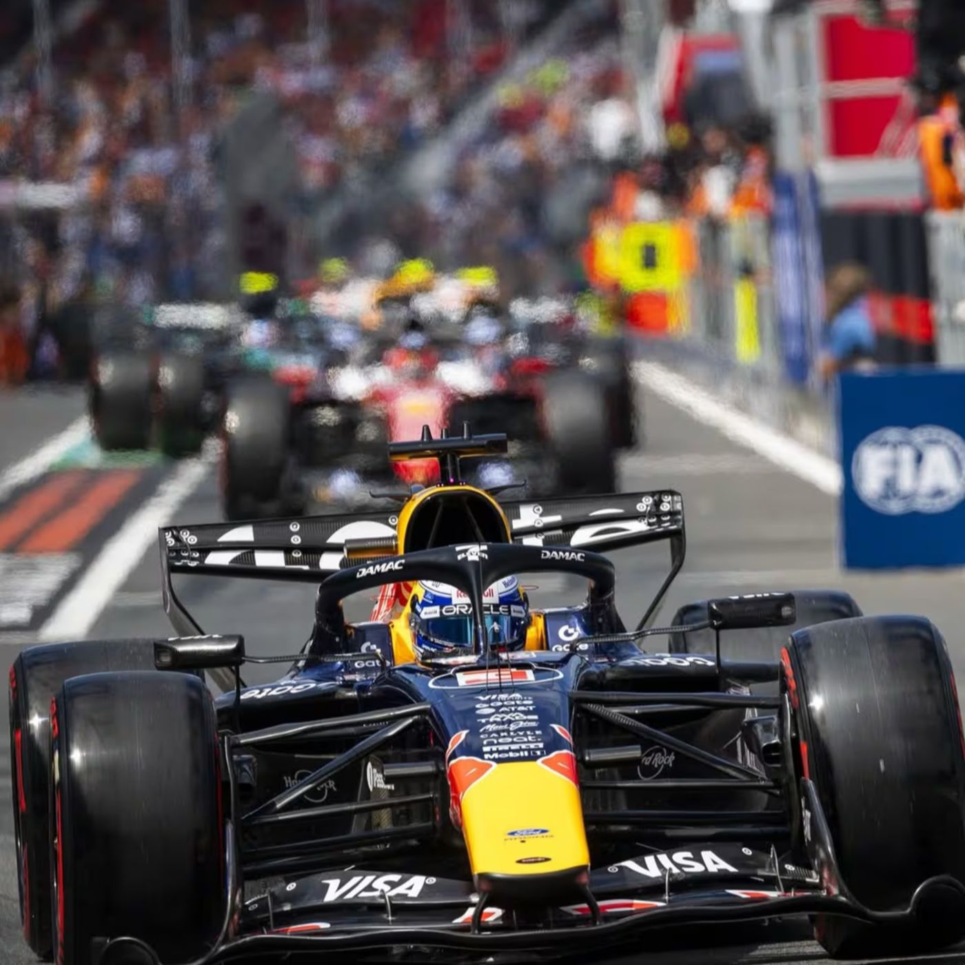 F1 desembarca no Canadá sob domínio da Mercedes, ameaça da McLaren e "Bronca" da Ferrari episode artwork