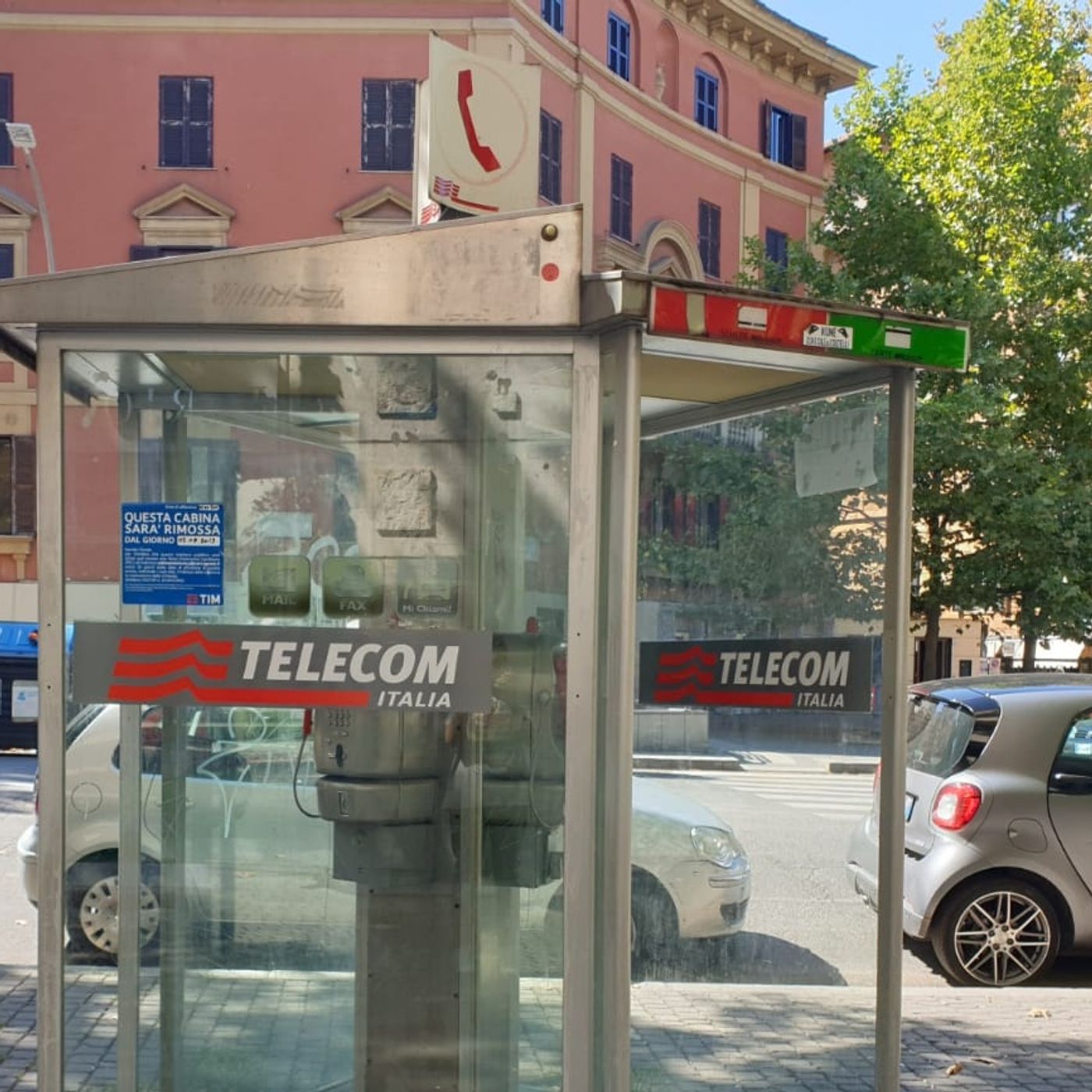 #300 Cabine telefoniche addio, poker del centrodestra e altre storie di Roma episode artwork