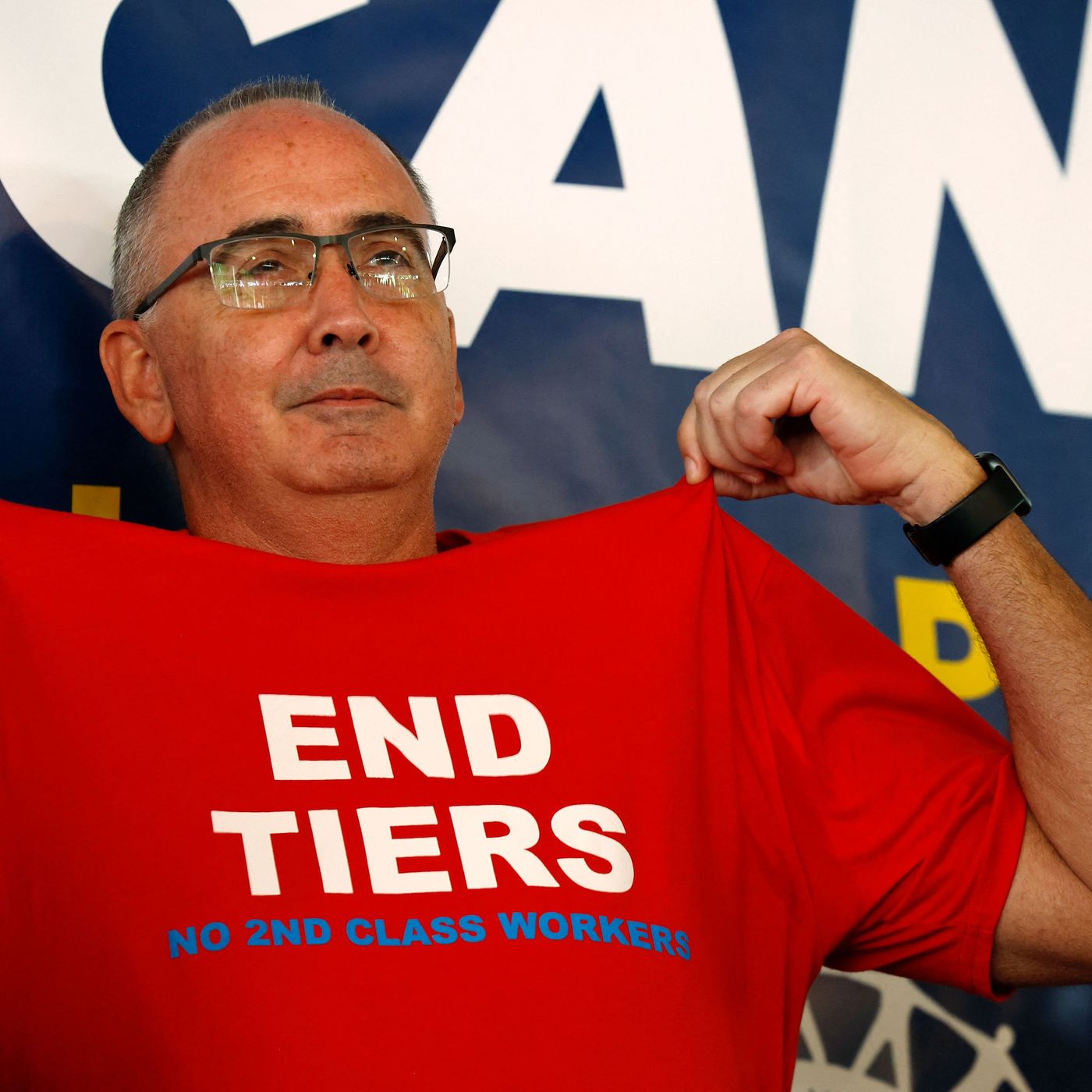 Auto workers prepare to strike the Big 3 | The Upsurge