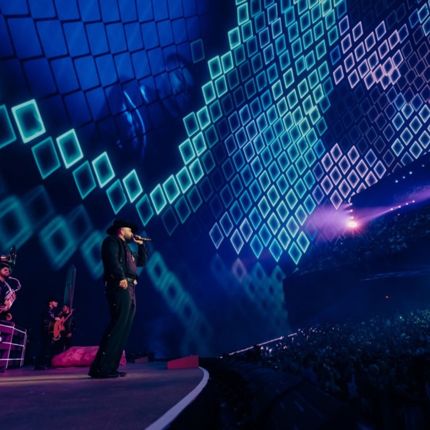 Carín León Returns to the Sphere With Pepe Aguilar and José Guadalupe Esparza as Guests episode artwork