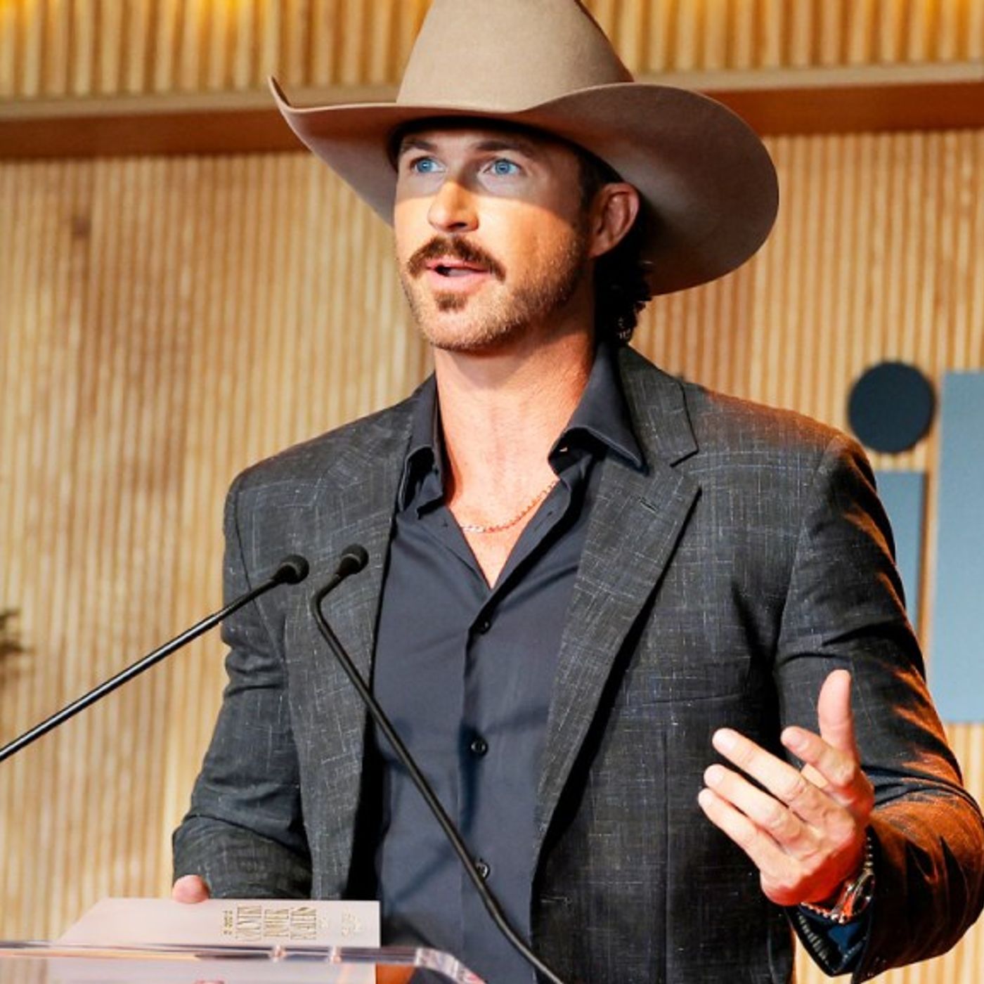 Riley Green Accepts the Hitmaker Award from Clint Black | Country Power Players 2026