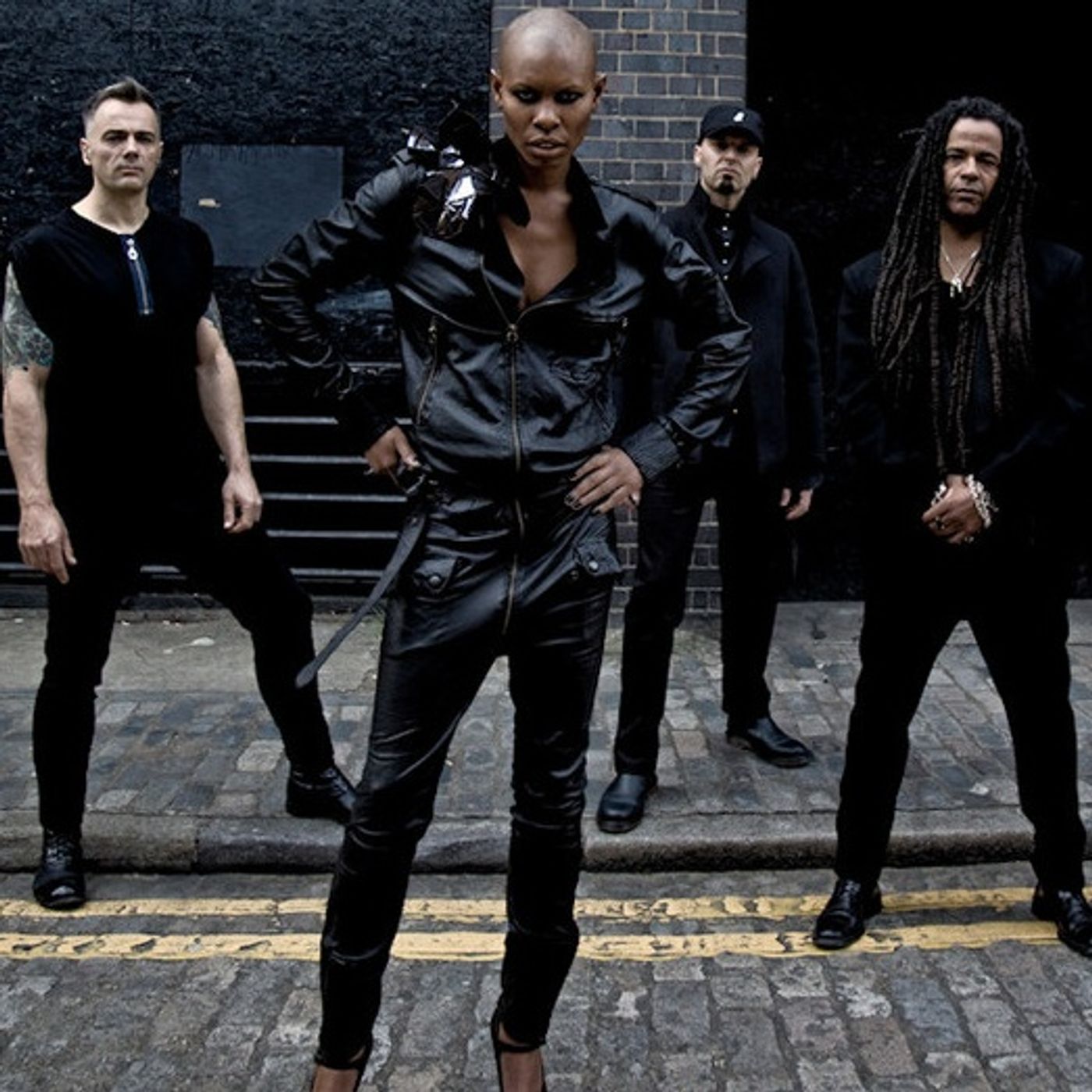 Skunk Anansie. L'iconica band britannica degli anni 90 è tornata con il nuovo singolo "An Artist Is An Artist", ed il prossimo tour europeo.