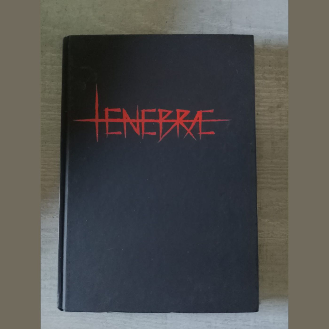#435 - Tenebrae (Recensione) episode artwork
