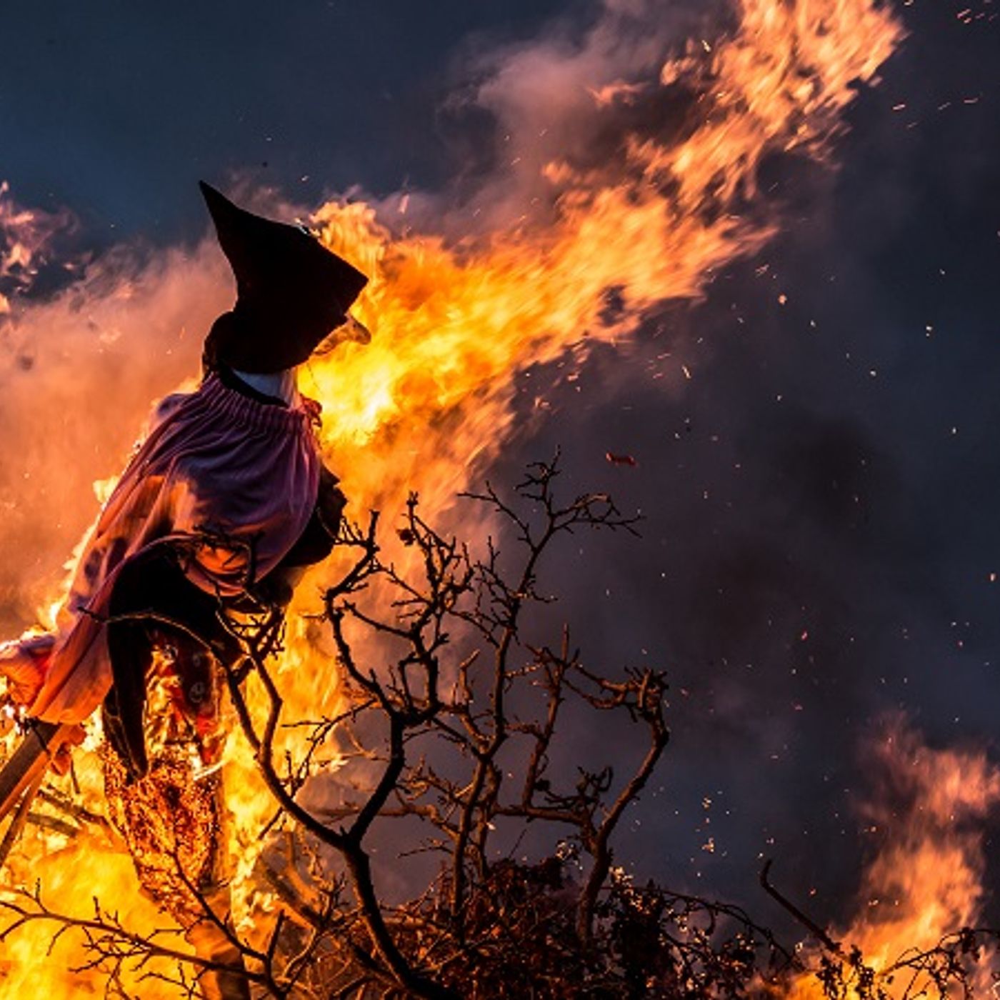 Historias de Miedo Agosto 4 de 2022 HAY ALGO EN EL TECHO