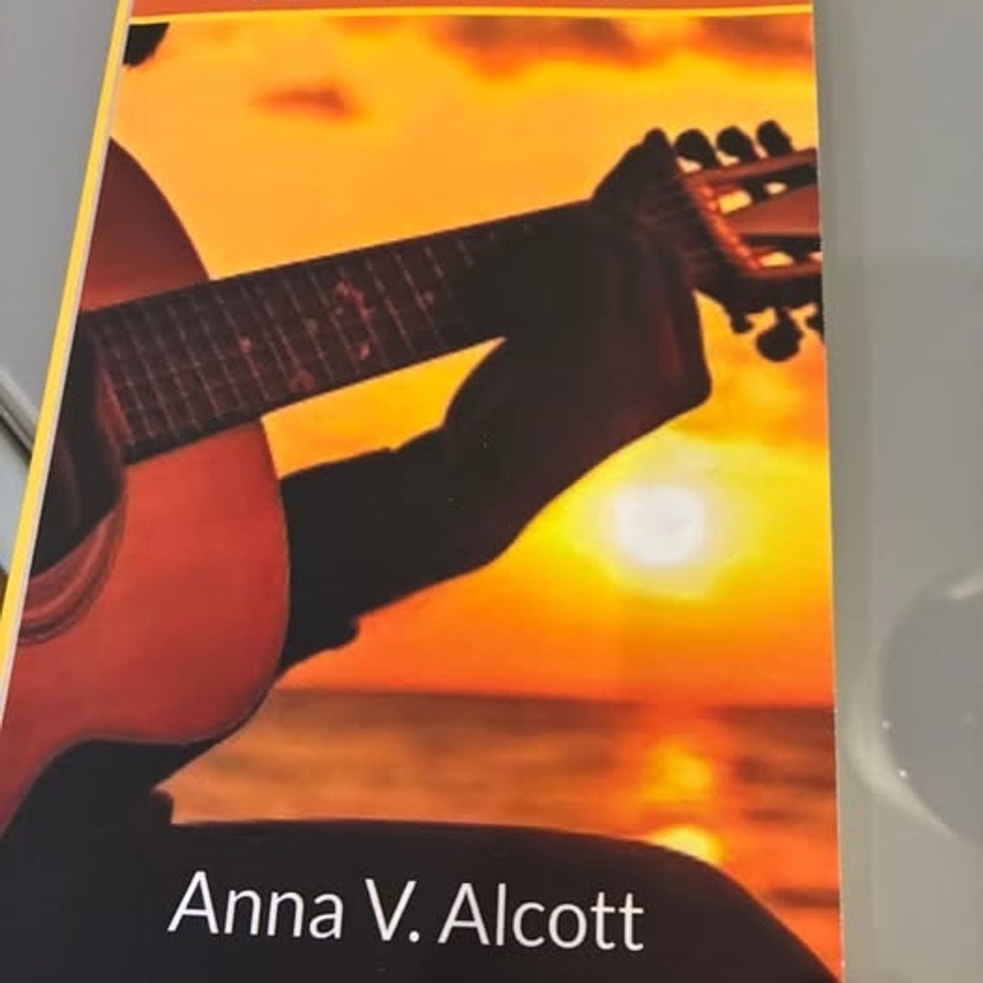 Meet Anna Alcott! The Albufeira Writer (& Poet For People Who Don't Like Poetry!)