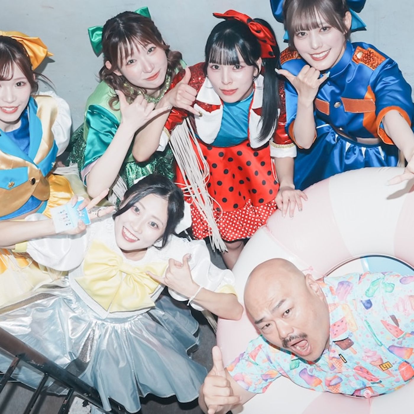 豆柴の大群が夏を先取り！「ぐらんぶる」ED曲に決まった新曲「裸のマーメード」初披露（ライブレポート / 写真55枚） - 音楽ナタリー episode artwork