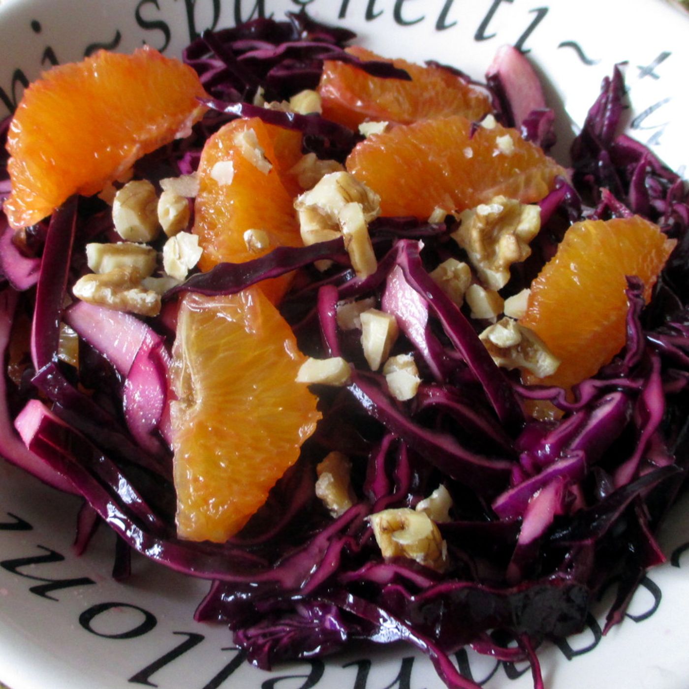 Insalata di cavolo rosso con arance e noci episode artwork