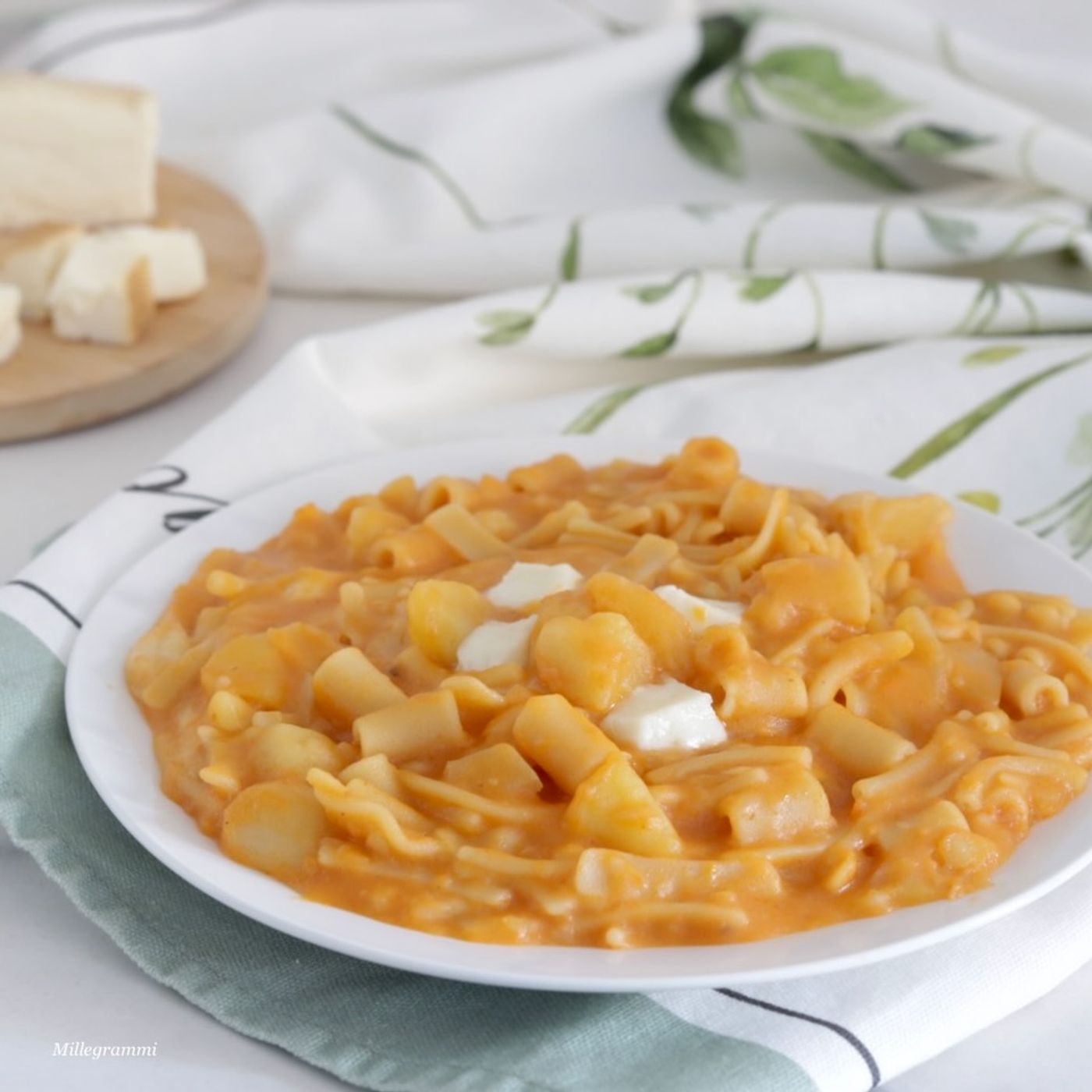 Pasta e patate con la provola: ricetta napoletana episode artwork