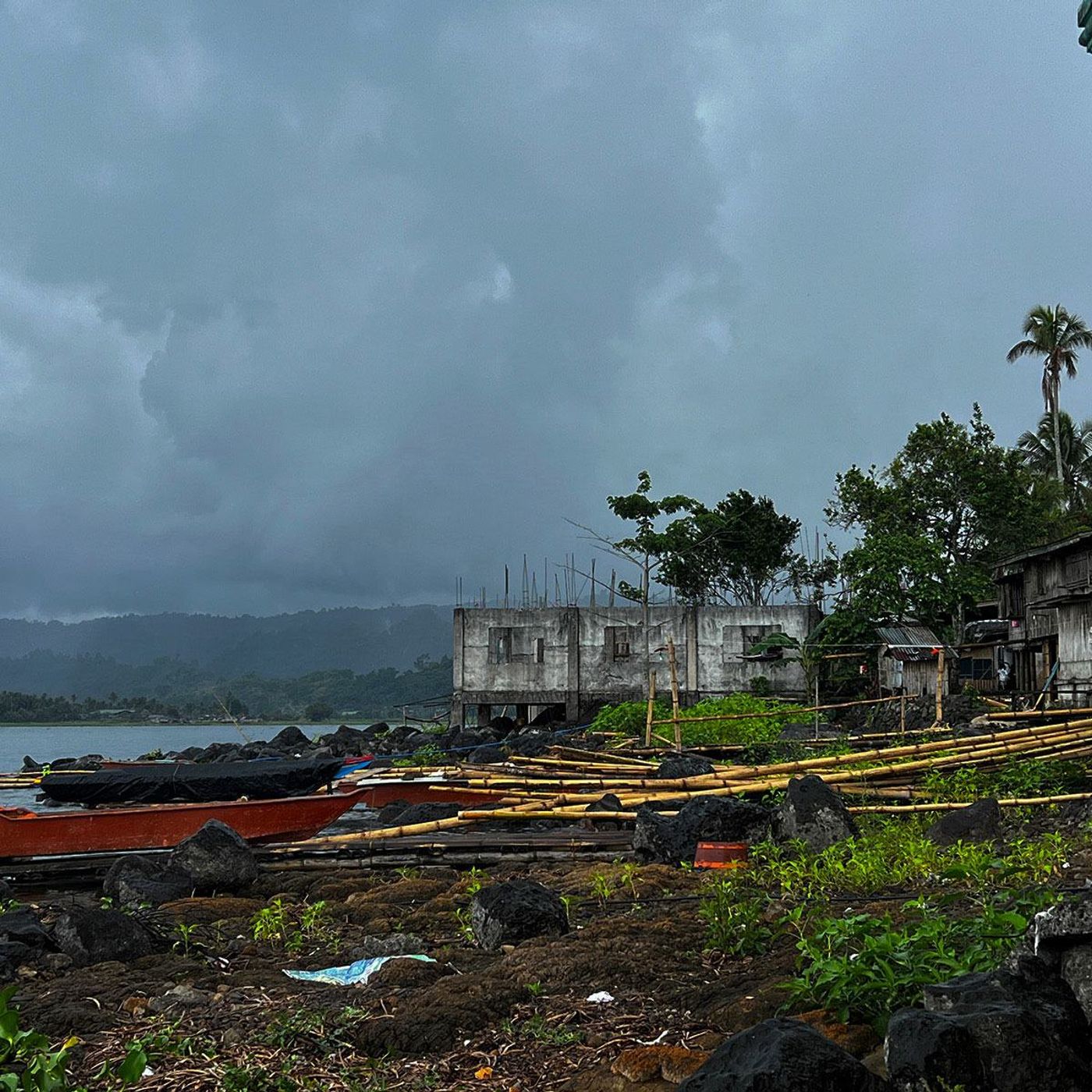 ONU mobilizada para apoiar Filipinas após terremoto de 7,8 na escala Richter episode artwork