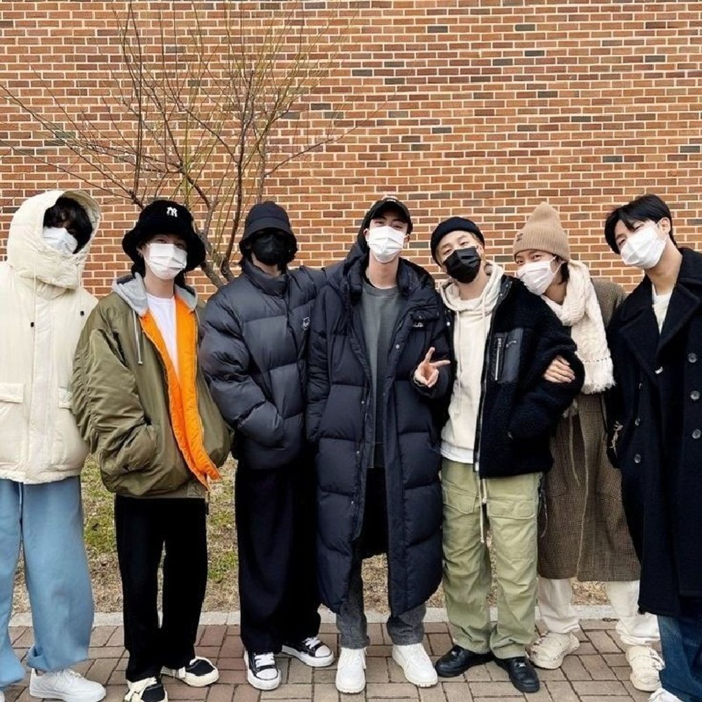 "Especial BTS" episode artwork
