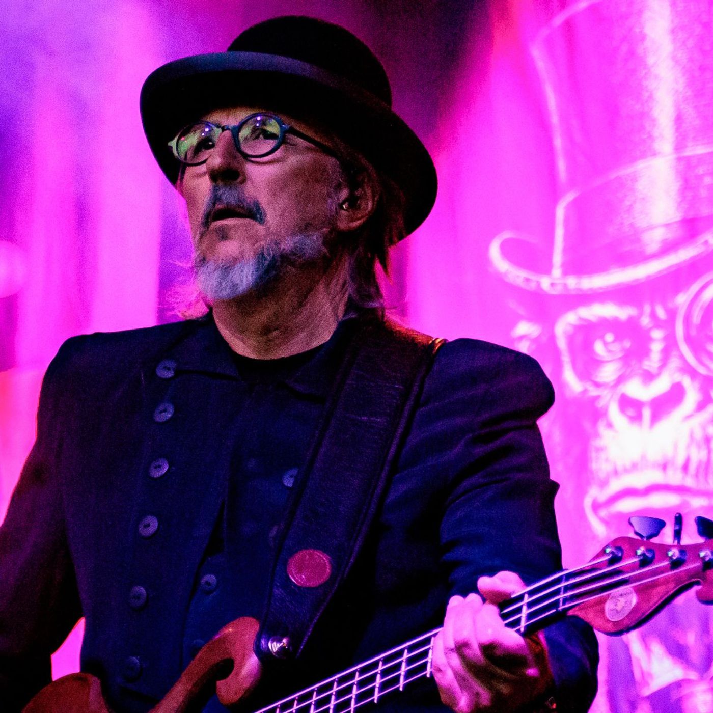Les Claypool talks new Primus music and Angine de Poitrine comparisons: “There is a new life in this band” episode artwork