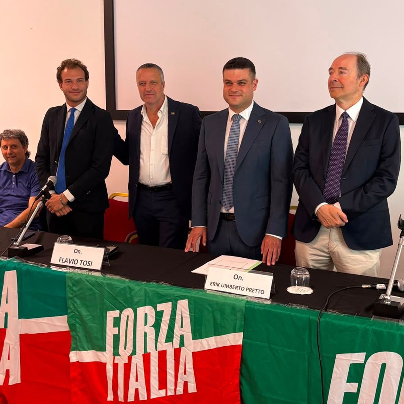 Pretto lascia la Lega e passa a Forza Italia: per il Carroccio vicentino è sempre più crisi episode artwork
