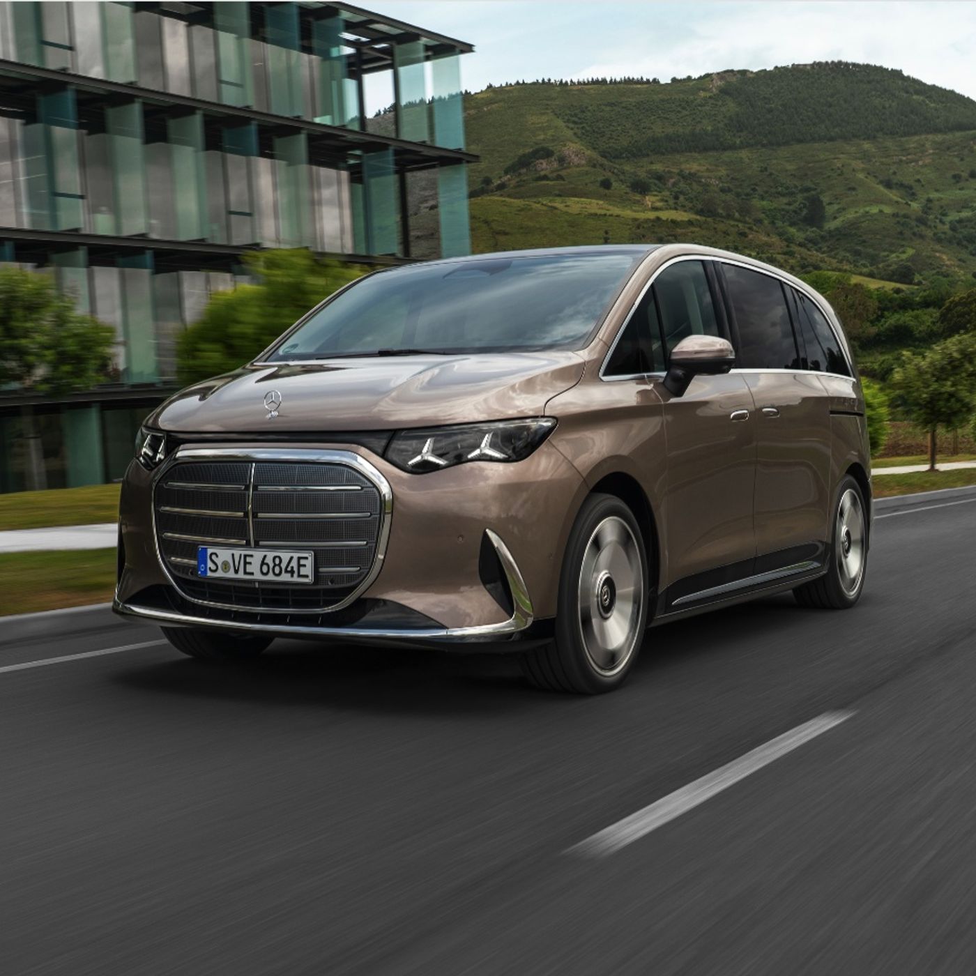 Mercedes-Benz VLE elettrico - Il nuovo Grand Limousine con oltre 700 km di autonomia episode artwork