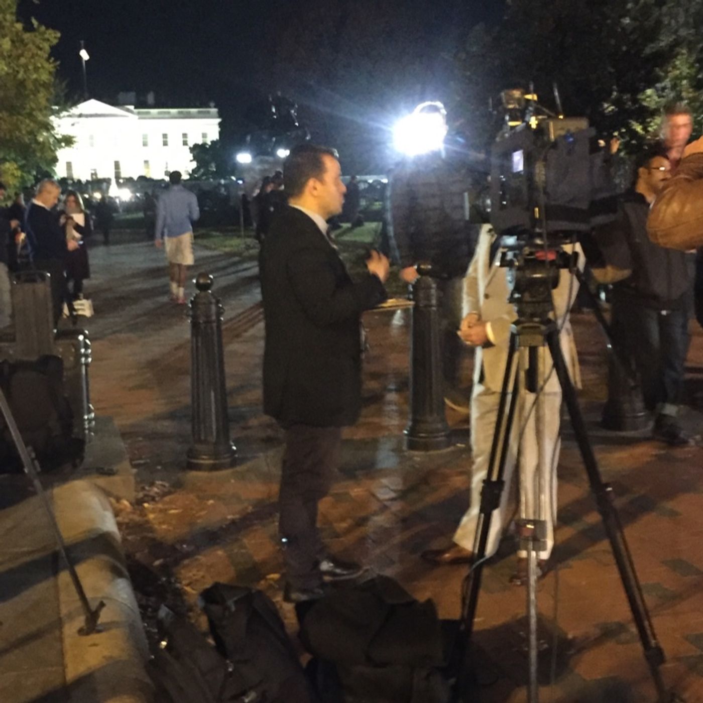 LIVE COVERAGE at WHITE HOUSE: Press Corps, Demonstrators, Onlookers episode artwork