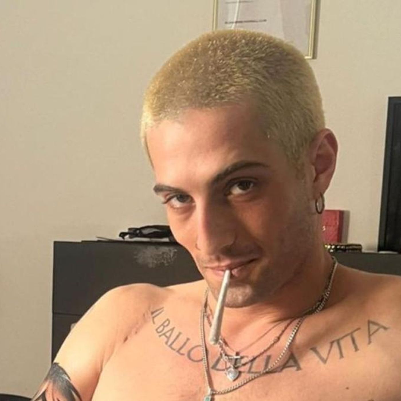 DAMIANO dei MANESKIN e FOTO BACIO: “LO DENUNCIO!” DAMIANO dei MANESKIN e FOTO BACIO: “LO DENUNCIO!”