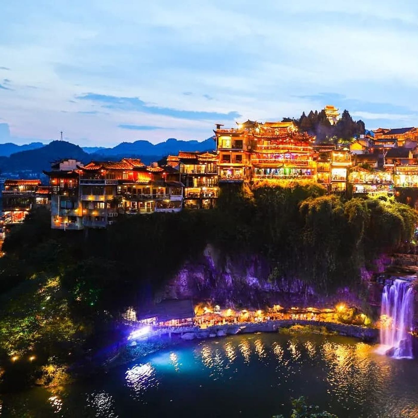 Furong Ancient Town il borgo millenario sulla cascata dello Hunan episode artwork