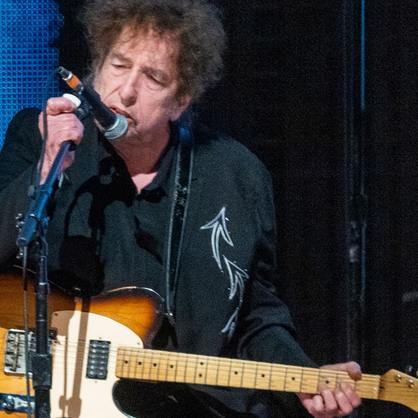 A Genius-Level Guitar Virtuoso Just Joined Bob Dylan’s Band. How Long Will This Last? episode artwork