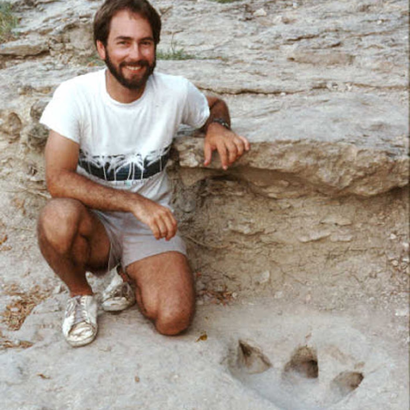 S01E003 Fins & Fossil Footprints