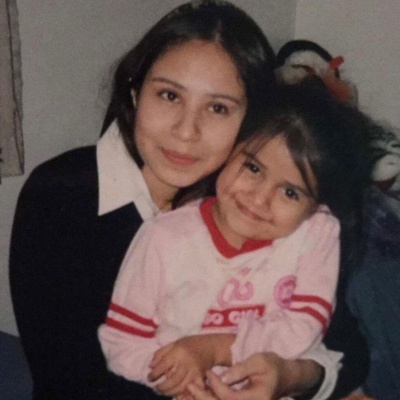 La Historia De Reyna Monroy