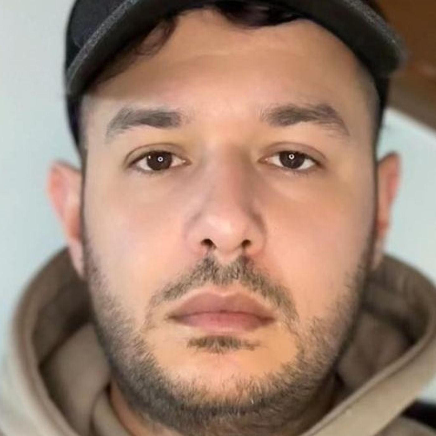 Rudy in arte "Accorciabro": «Riduco a pochi secondi i video dei creator» episode artwork