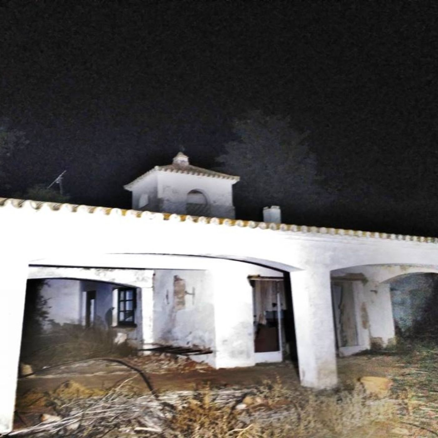 Voces del Misterio 7tv: Investigación paranormal en "La Famosa"