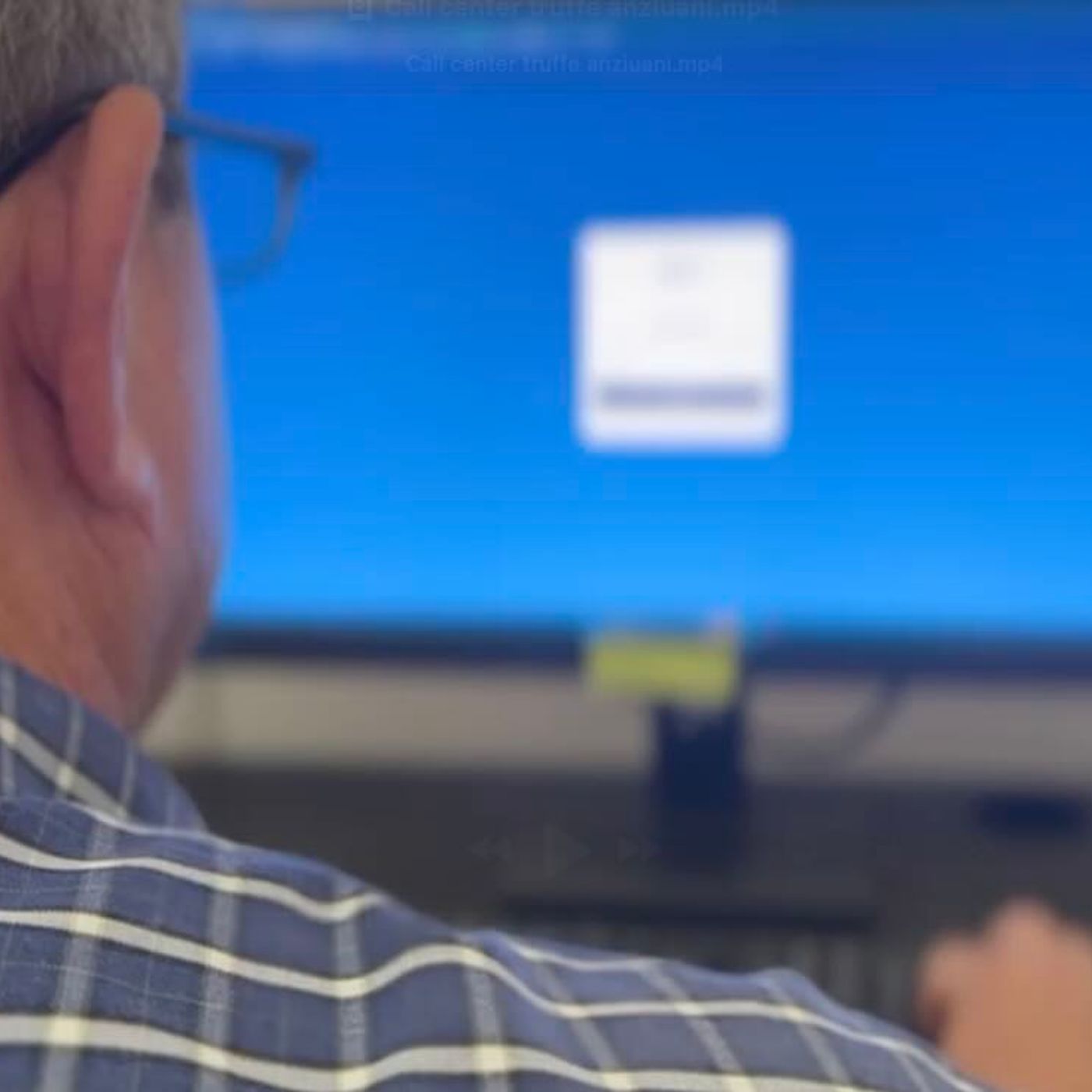 Call center delle frodi scoperto in un appartamento: 4 arresti, svuotato il conto di una pensionata romana episode artwork