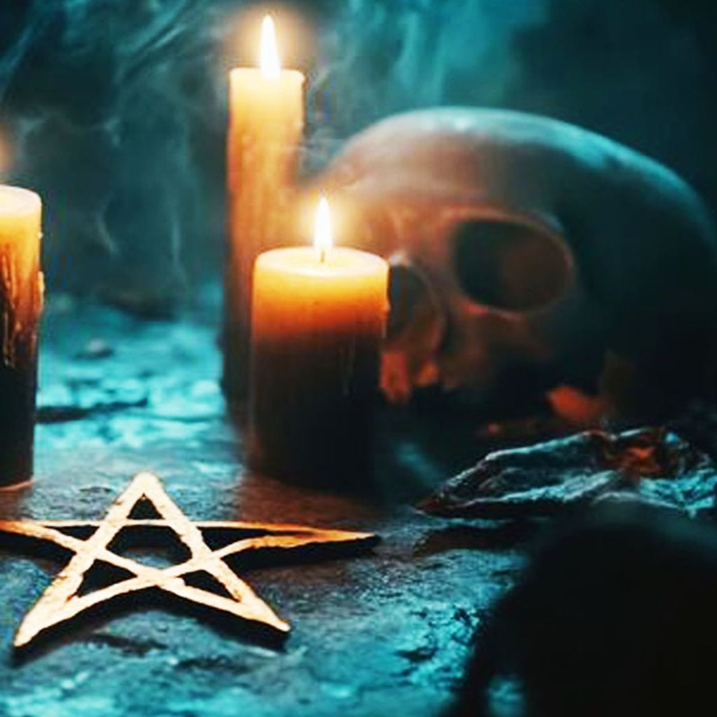 Una Maldición Que Nos Tiene Atormentados: Una BRUJA Nos Maldijo - Voces De La Noche