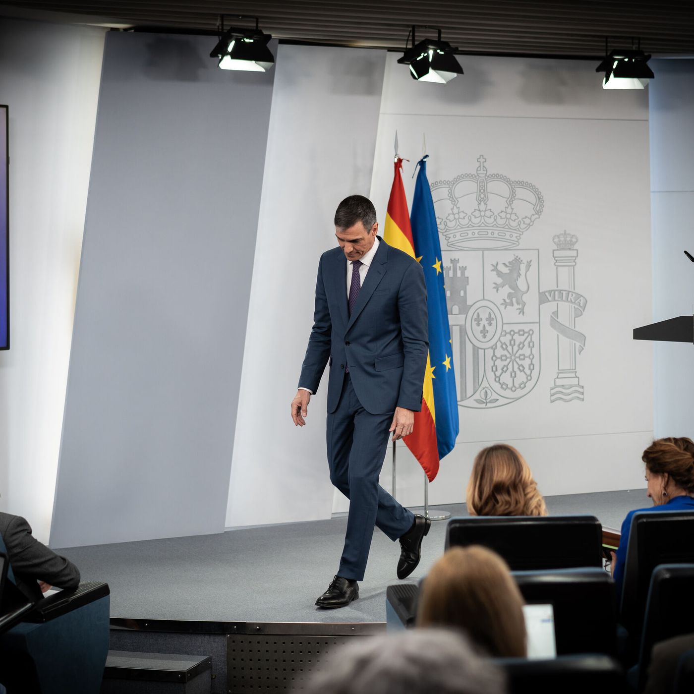 La Trinchera de Llamas del 11/05/2025 - España se empobrece y la democracia se tambalea