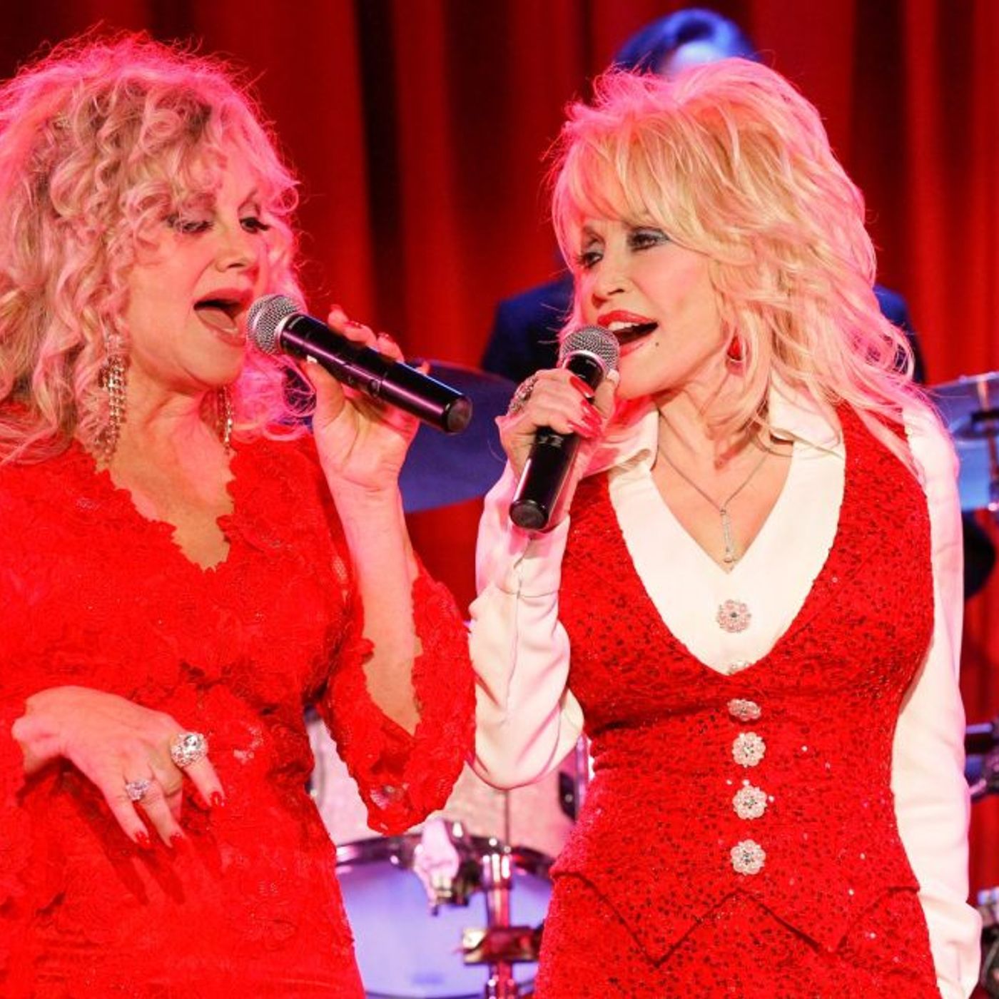 Dolly Parton’s Sister Stella Calls Out ‘Fake AI Garbage’ & ‘Snarky Tweets’ About Singer’s Death episode artwork