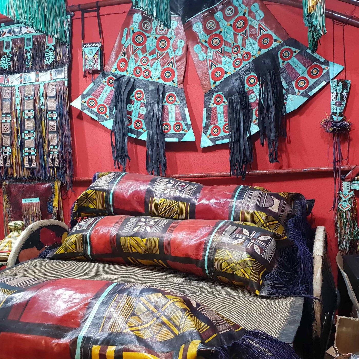 La foire des artisans d’Agadez expose le savoir-faire local episode artwork