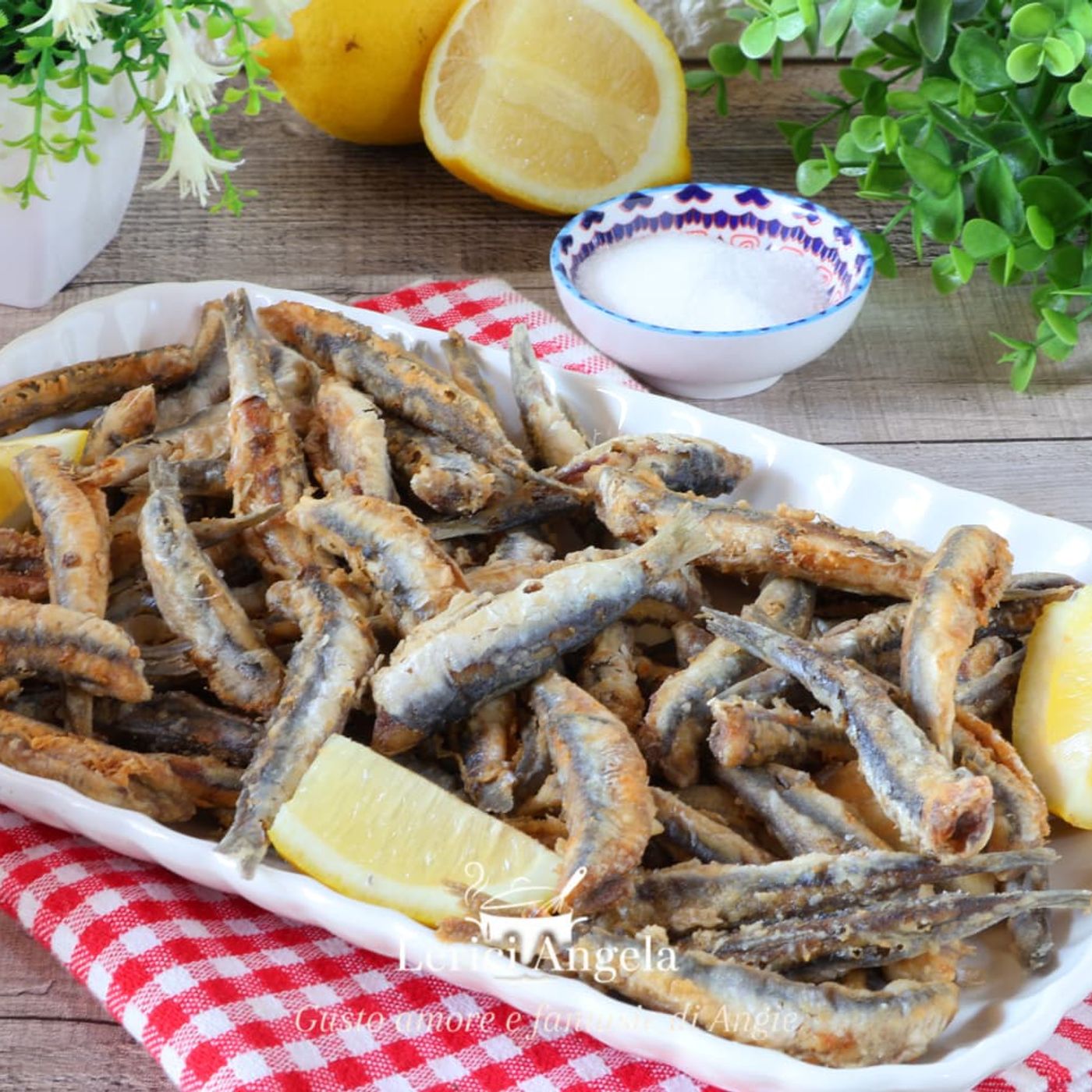 Come fare acciughe fritte croccantissime e asciutte