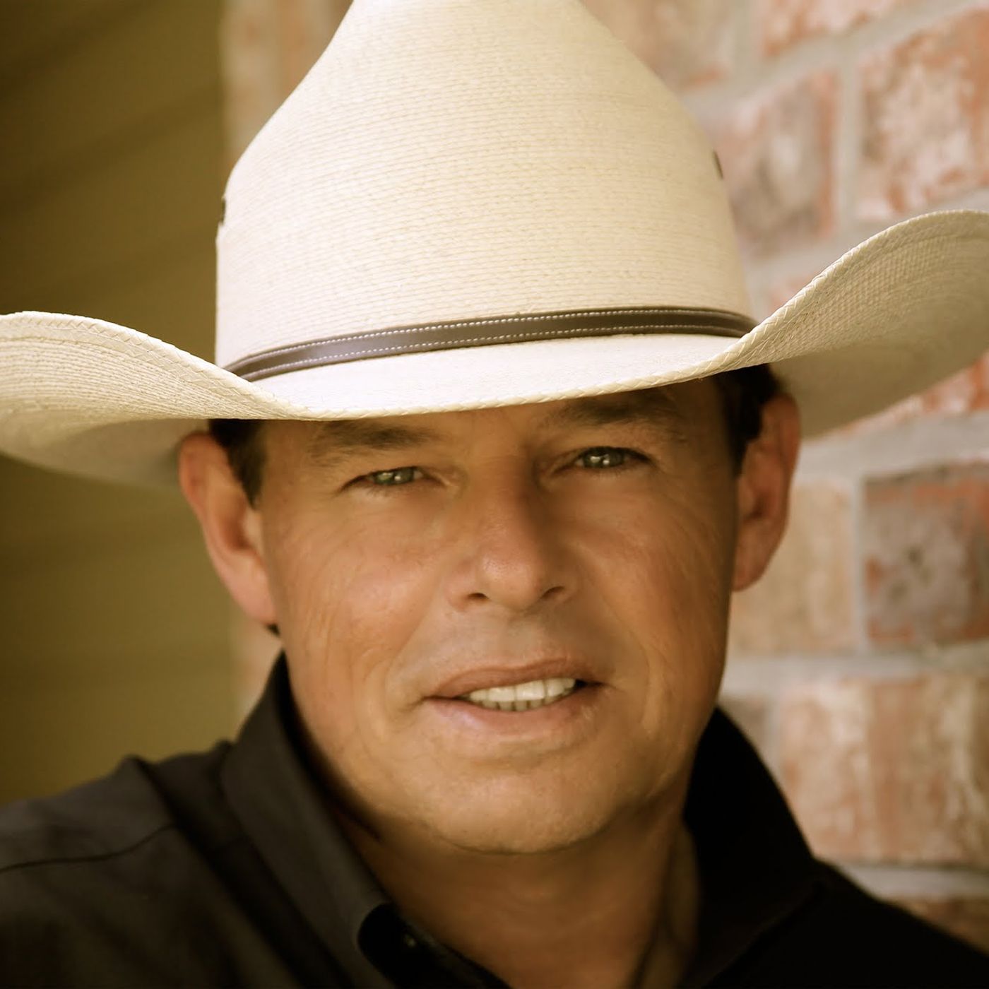 FOX17 Rock & Review Radio 98.3/1510 WLAC