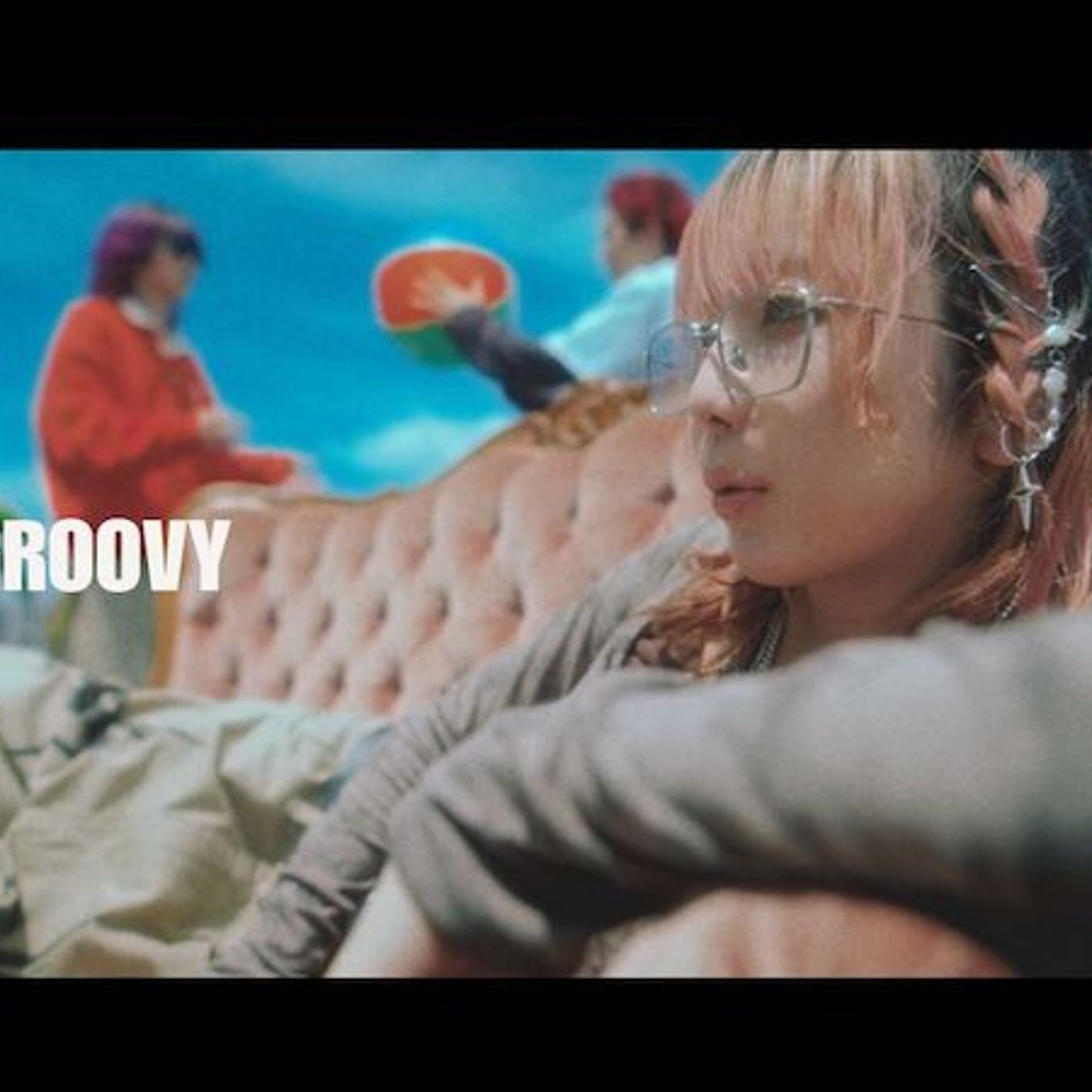 muque、「HAPPY GROOVY」MV公開。自己を愛しする過程を描く episode artwork
