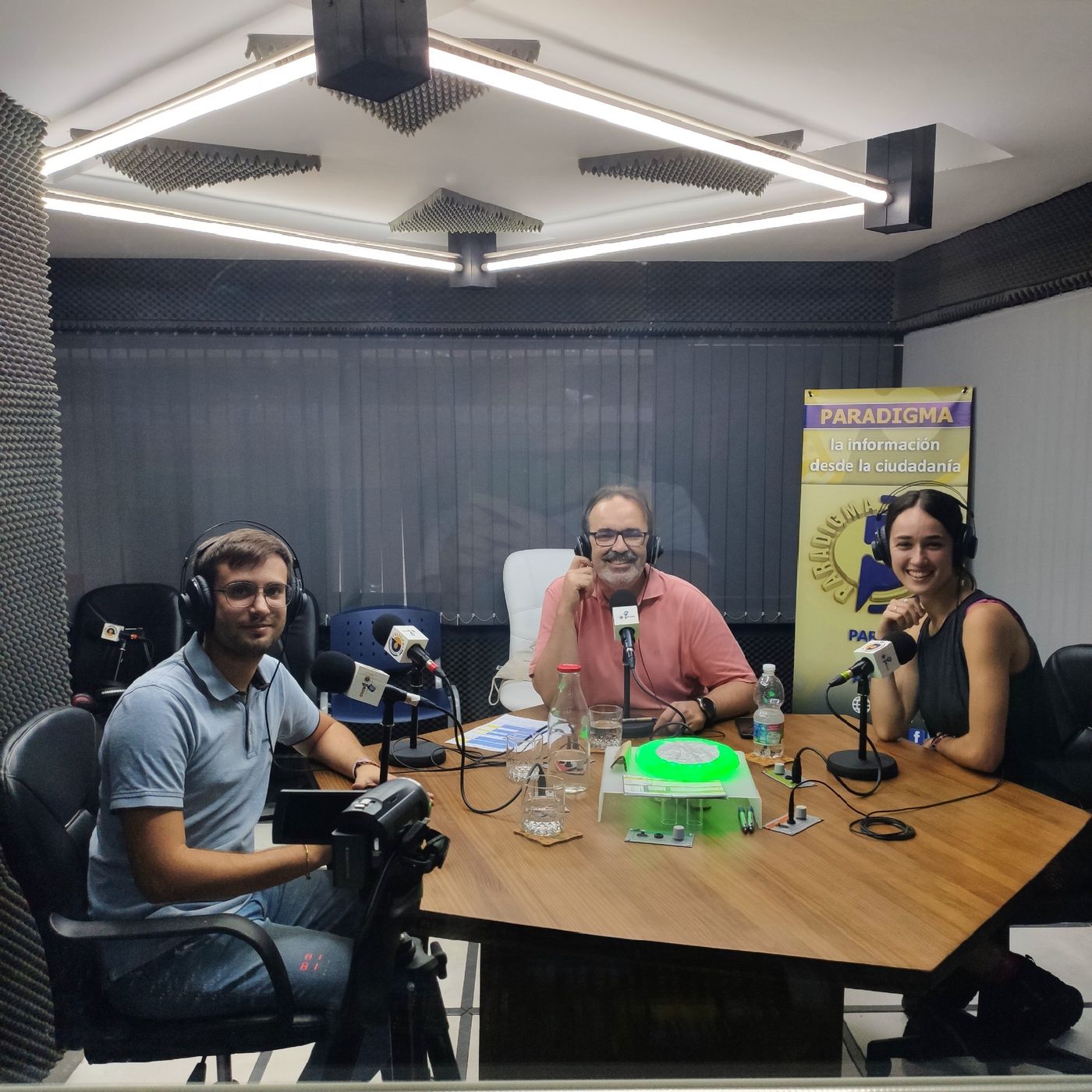 QTCE [06/10/2022] María Castillo y Cristian Cuevas nos hablan sobre el "Encierro del IES Averroes". episode artwork