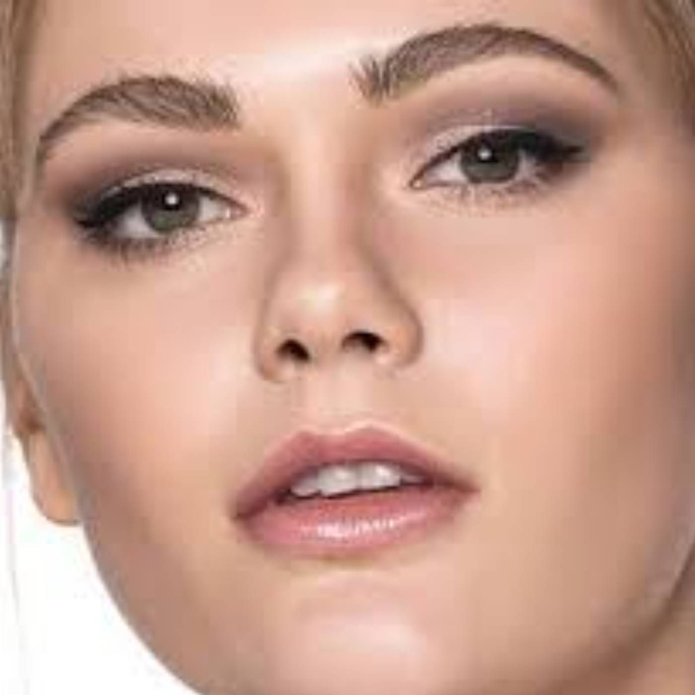 Makeup tips for Hooded eyes.