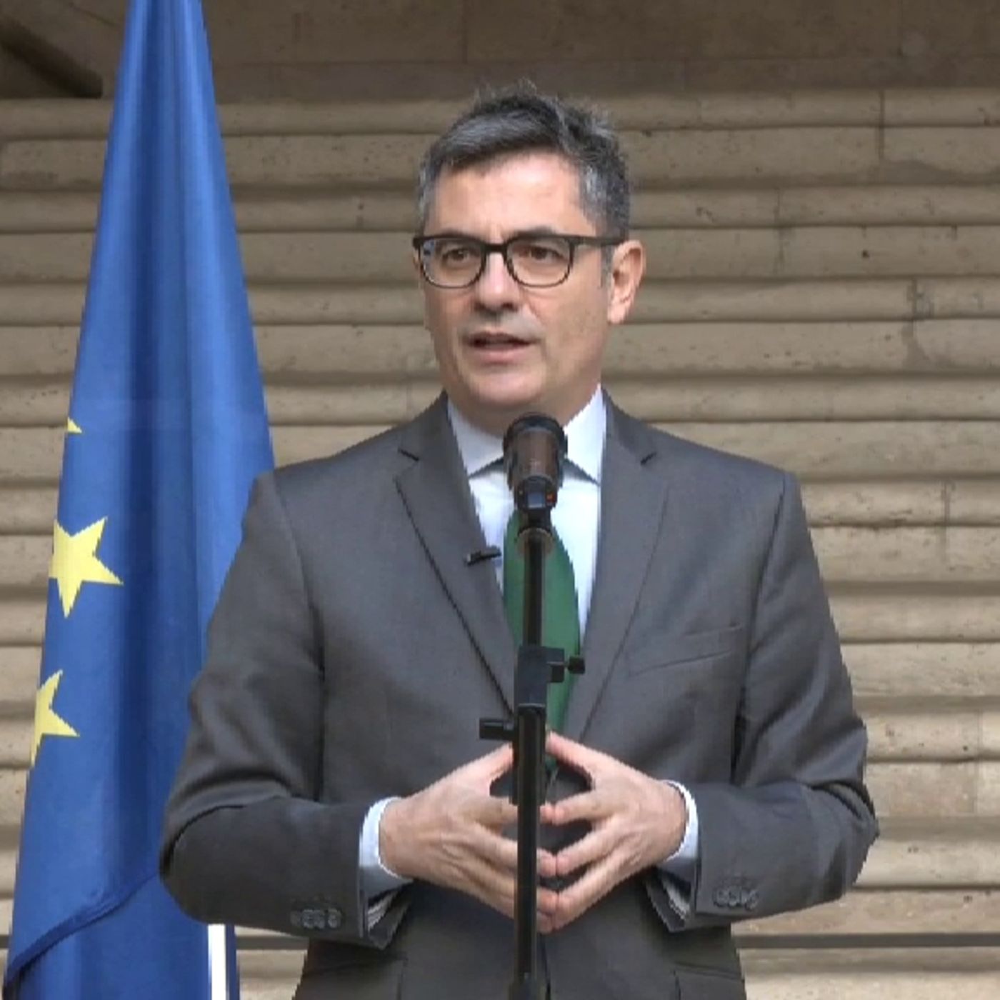 Federico a las 8: Bolaños anuncia un golpe de Estado judicial mientras la oposición medita salvar al Gobierno