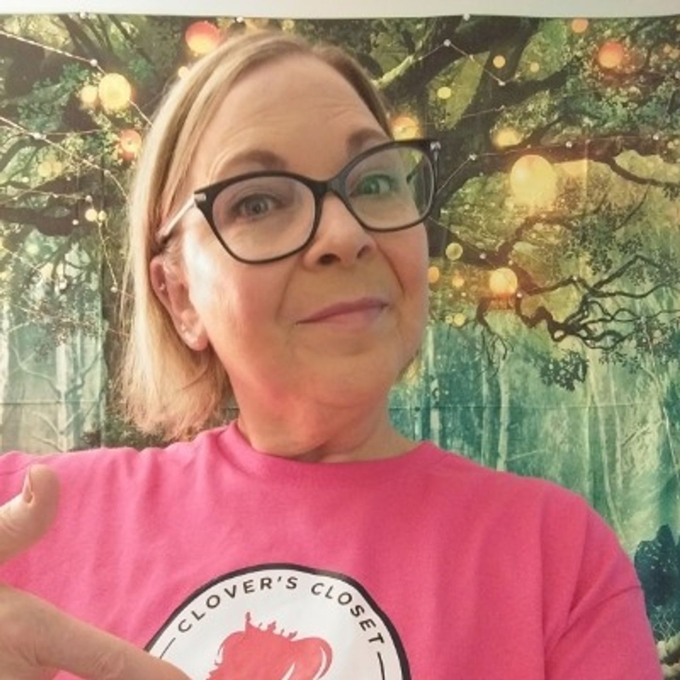 The Inspired Impact Podcast with Judy Carlson-Interview with Karen Davis, Co-Founder & Head Dress Wrangler, Clover’s Closet