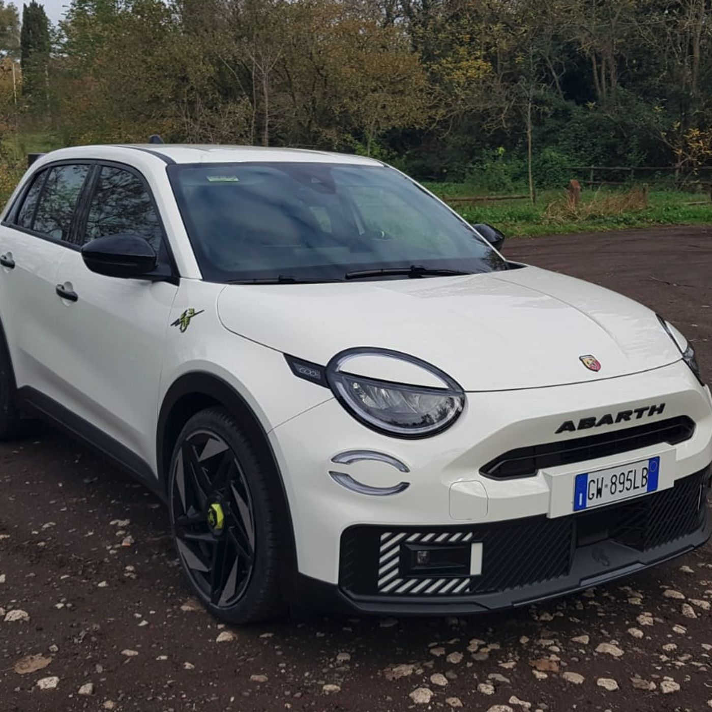 Abarth 600e Turismo: performance si, ma senza eccessi episode artwork