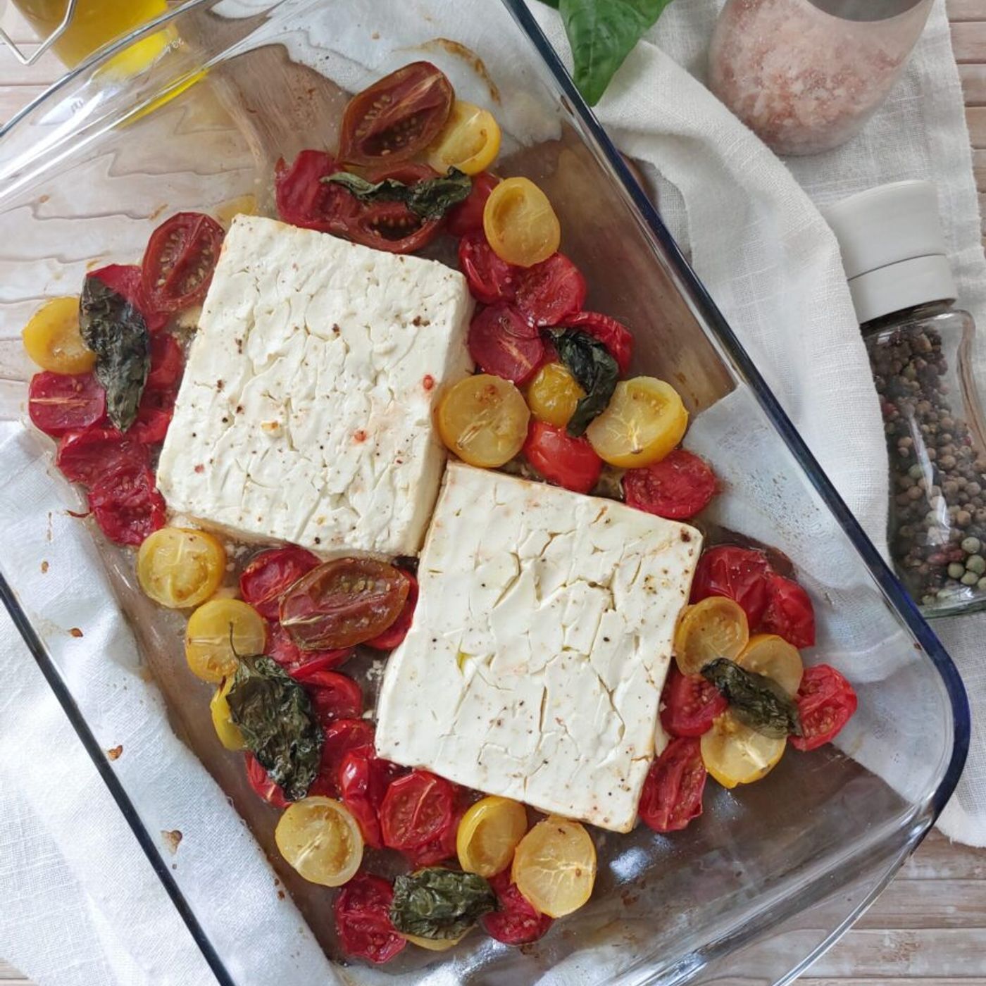 Feta al forno con pomodorini e basilico episode artwork