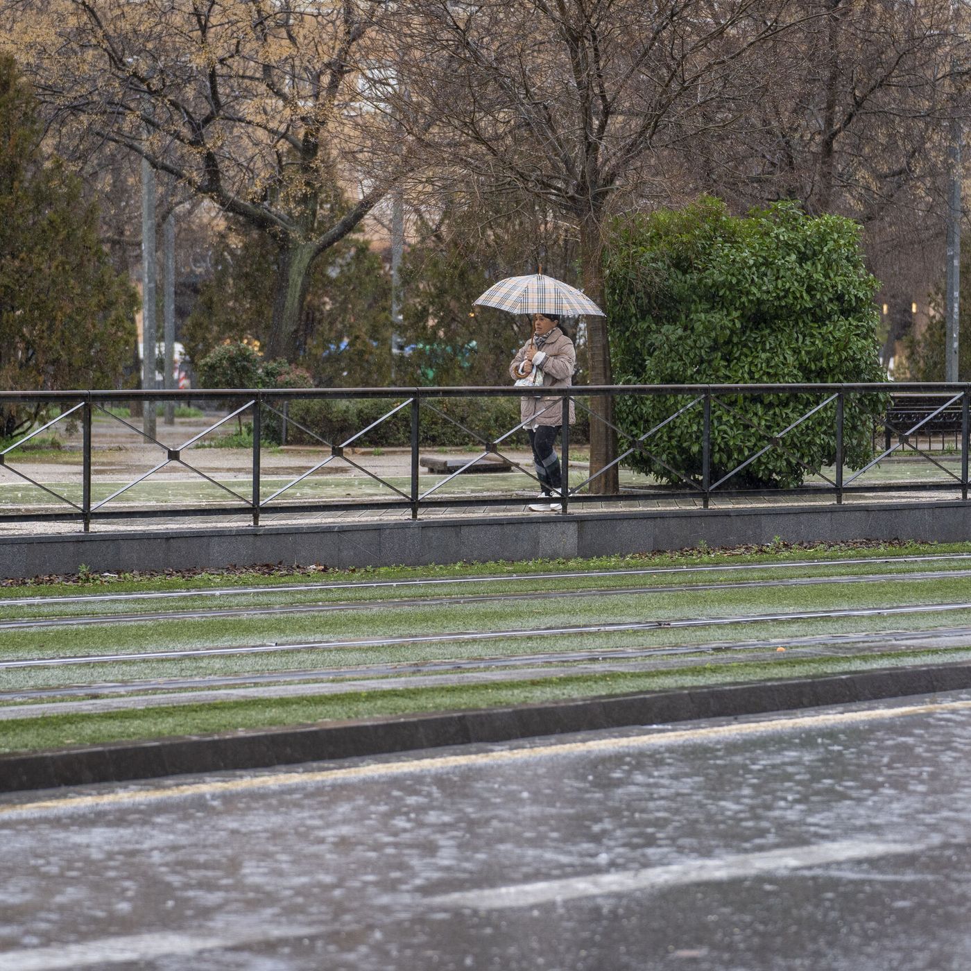 Las noticias de Herrero: El temporal sigue azotando Andalucía con 7.500 desalojados y una mujer muerta en Málaga