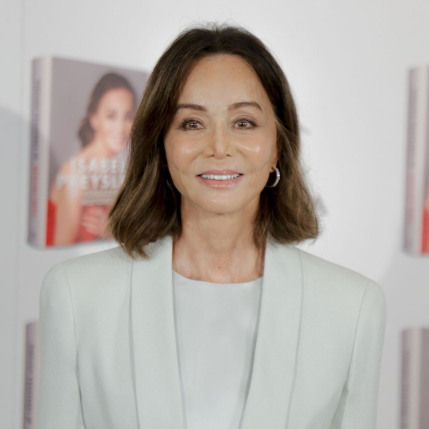 Crónica Rosa: El problema que podría tener Isabel Preysler por sus memorias