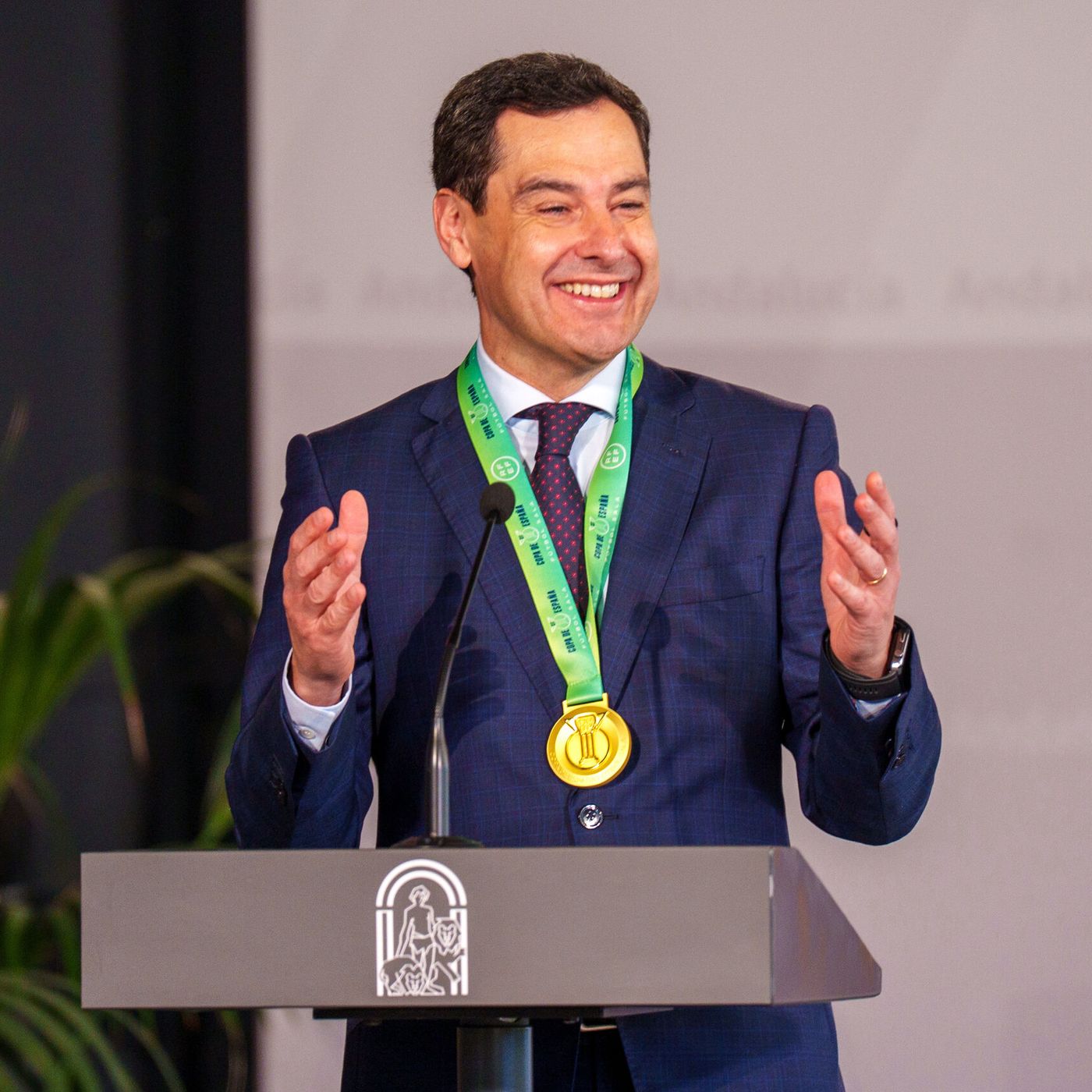 Federico a las 8: Moreno, en contra del PP, no recurre la regularización masiva ilegales