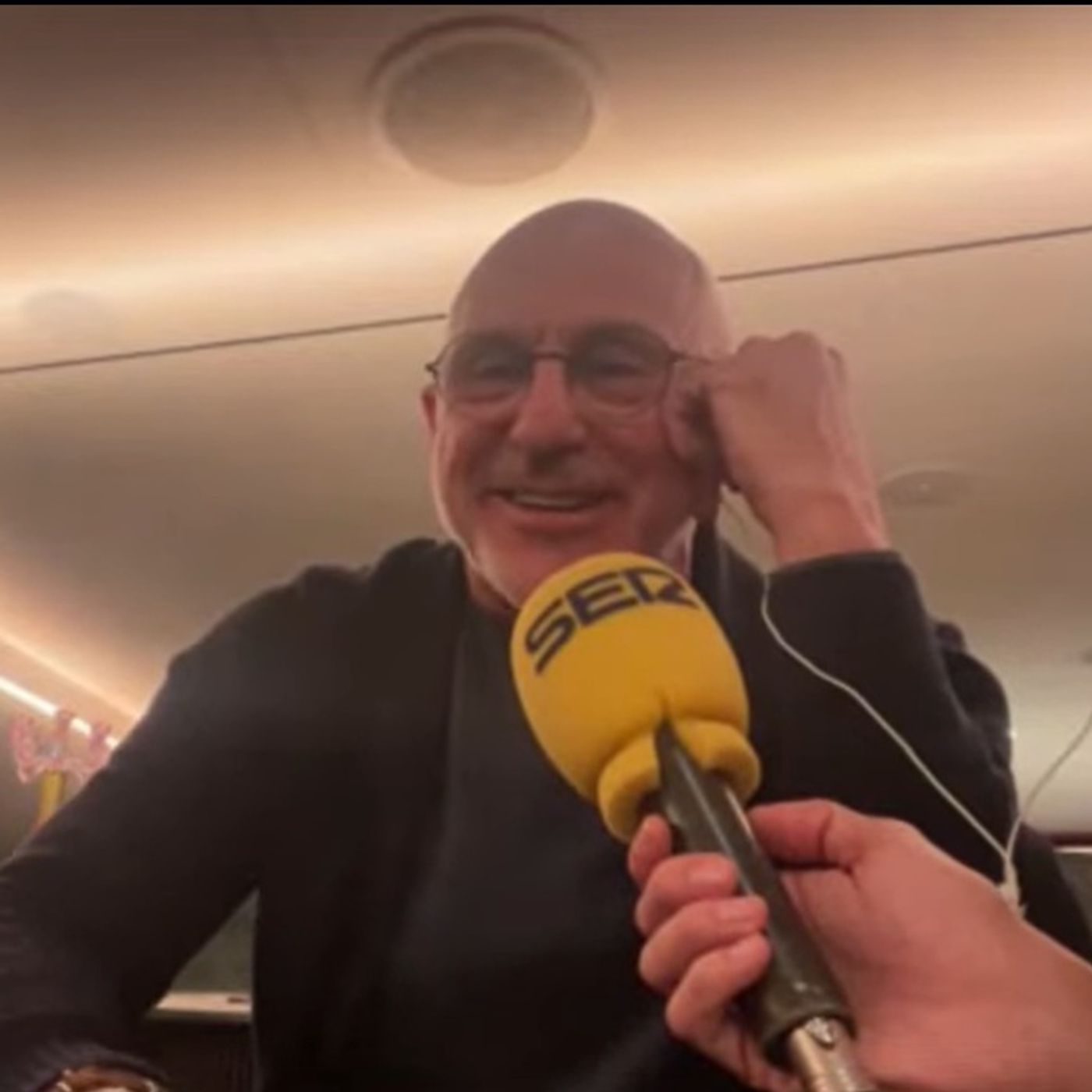Entrevista | De la Fuente pide tranquilidad ante las bajas en la defensa de la Selección: "Hay gente que va apareciendo, Pubill, Mosquera, Y episode artwork