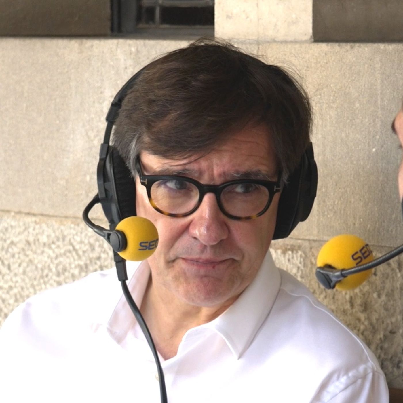 Políticos en bermudas | Salvador Illa: "Pedro Sánchez es mucho más humano de lo que imagina la gente" episode artwork