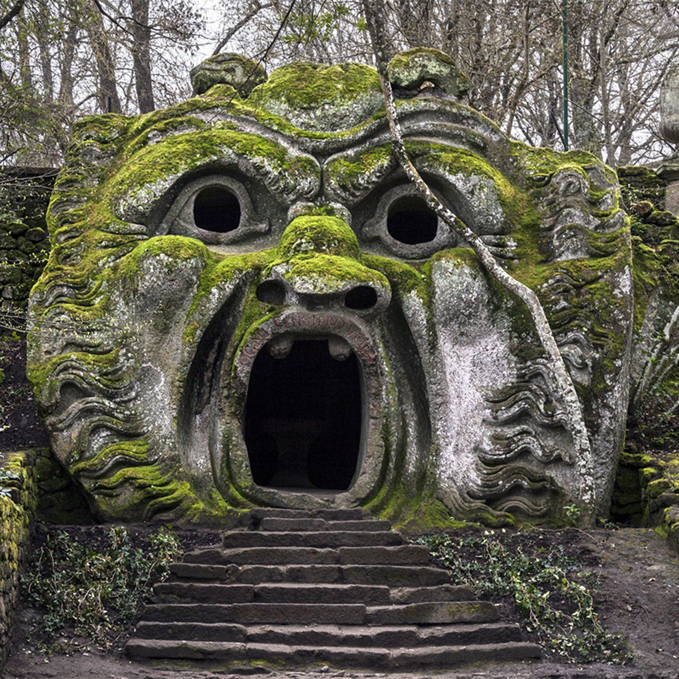 Incontro con la scrittrice Caterina Luisa De Caro, I GIARDINI ITALIANI E I LORO MISTERI ESOTERICI-INIZIATICI- Il Giardino di Bomarzo Vt episode artwork