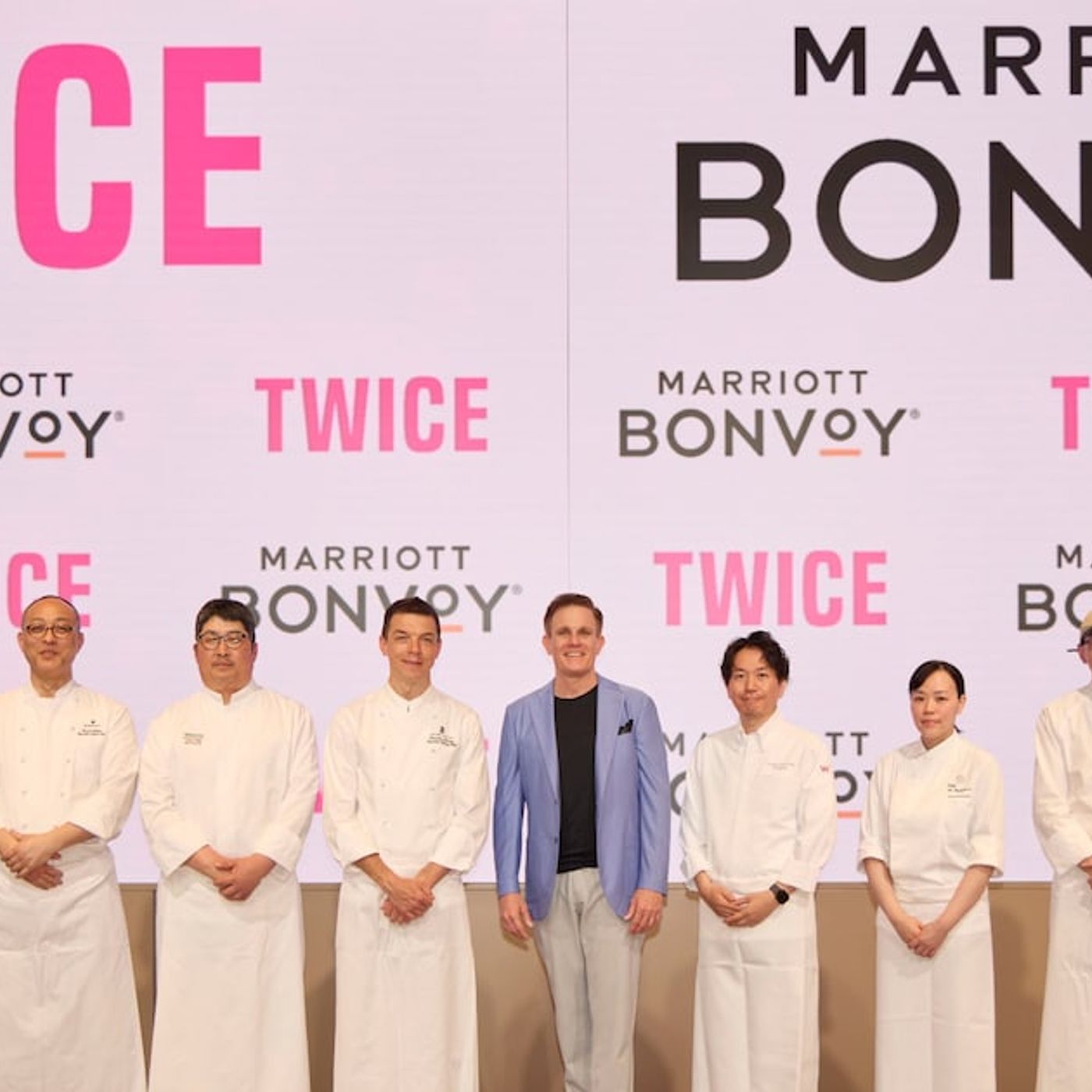 TWICE×マリオットがコラボ！全国6ホテルでアフタヌーンティー展開、W大阪には“コラボ客室”登場（イベントレポート） - 音楽ナタリー episode artwork