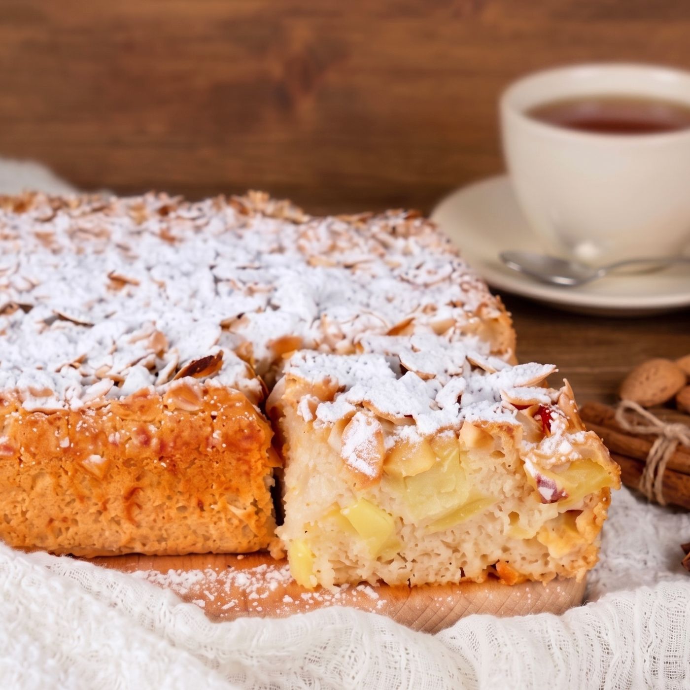 Torta di mele all'acqua: la ricetta facile, senza uova e senza burro episode artwork
