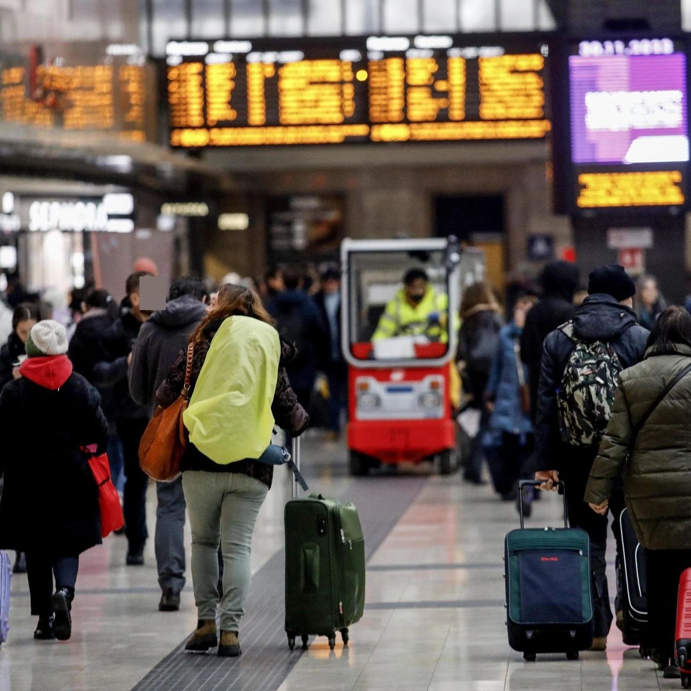 Per Pasqua 9 milioni di italiani in viaggio nonostante la crisi internazionale episode artwork